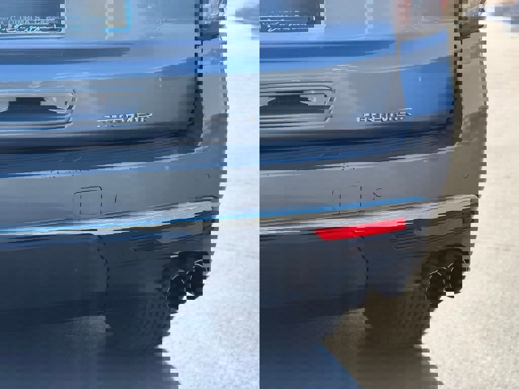 Used 2021 Chevrolet Suburban Premier w/ Premium Package image 14