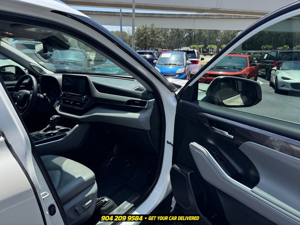 Used 2021 Toyota Highlander Limited FWD image 40
