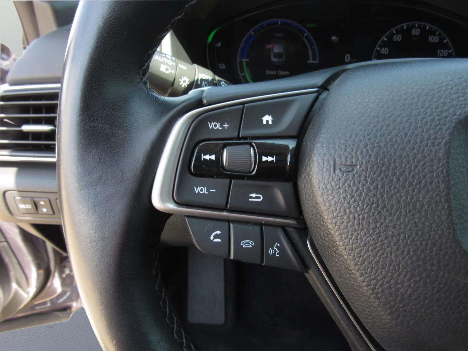 Used 2021 Honda Accord Touring image 25