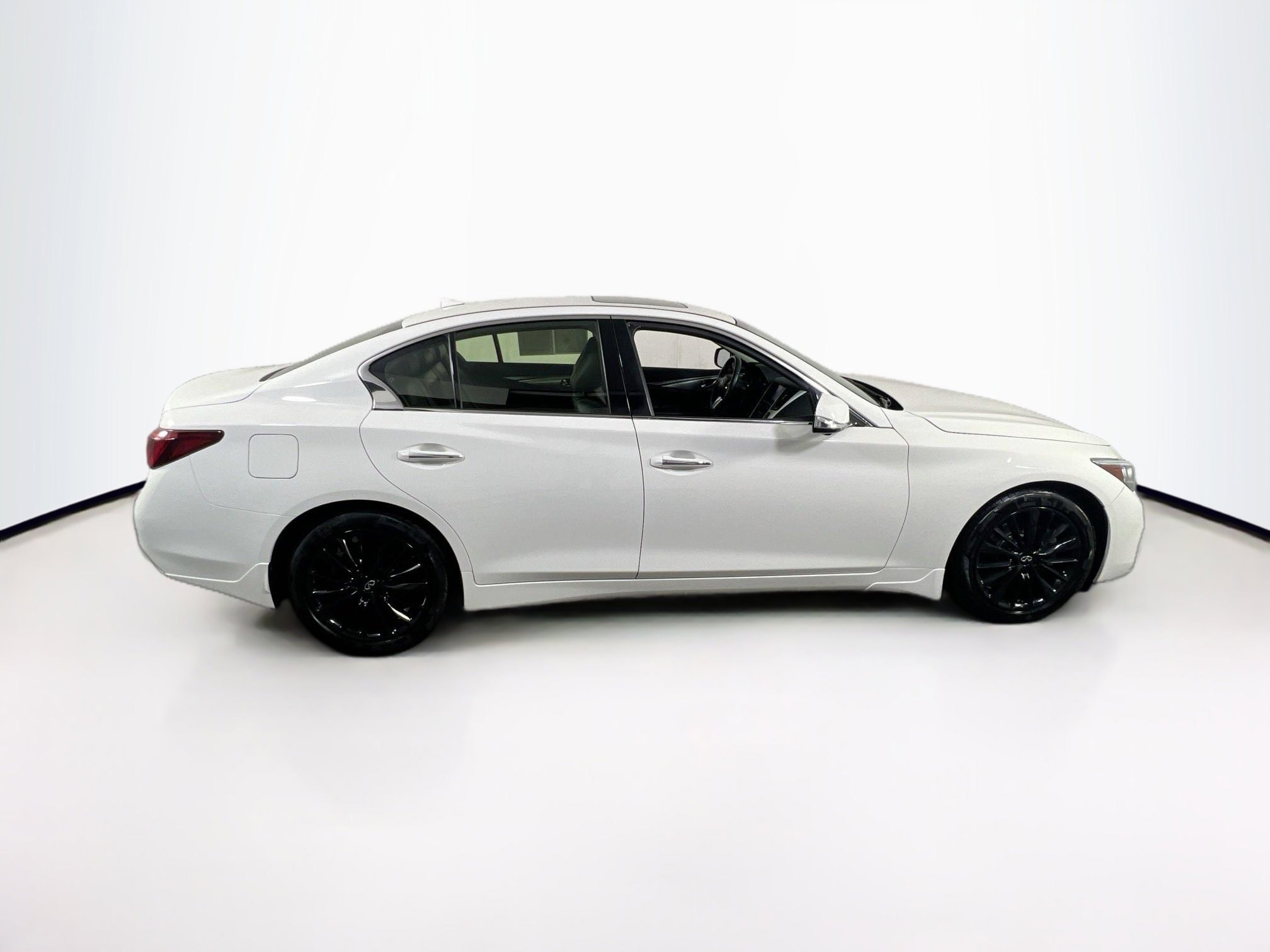 Used 2022 INFINITI Q50 Luxe w/ Cargo Package image 4