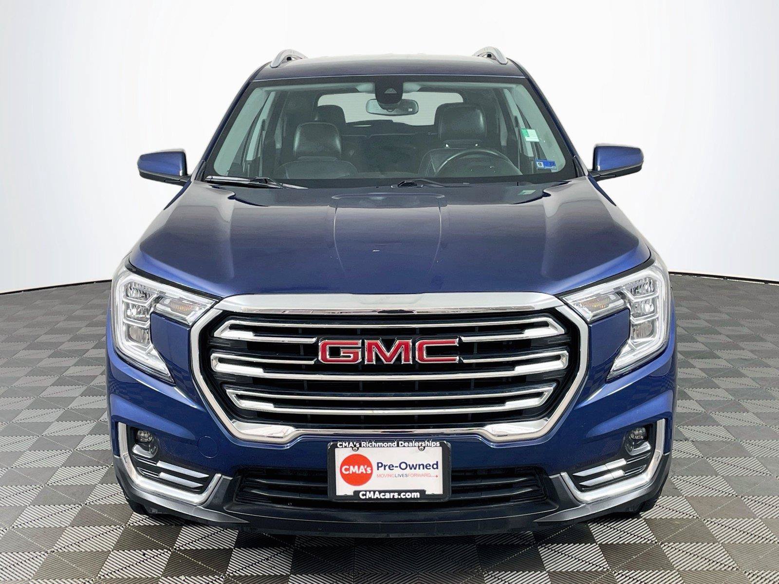 Used 2023 GMC Terrain SLT AWD/4WD image 2
