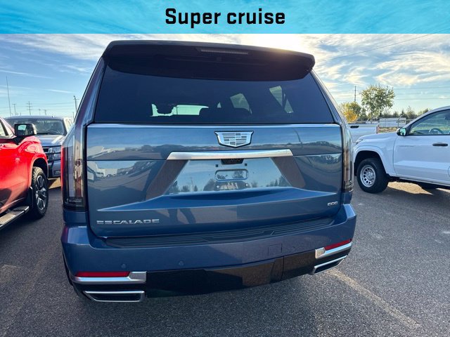Used 2025 Cadillac Escalade Premium Luxury w/ LPO, Radiant Package AWD/4WD image 4