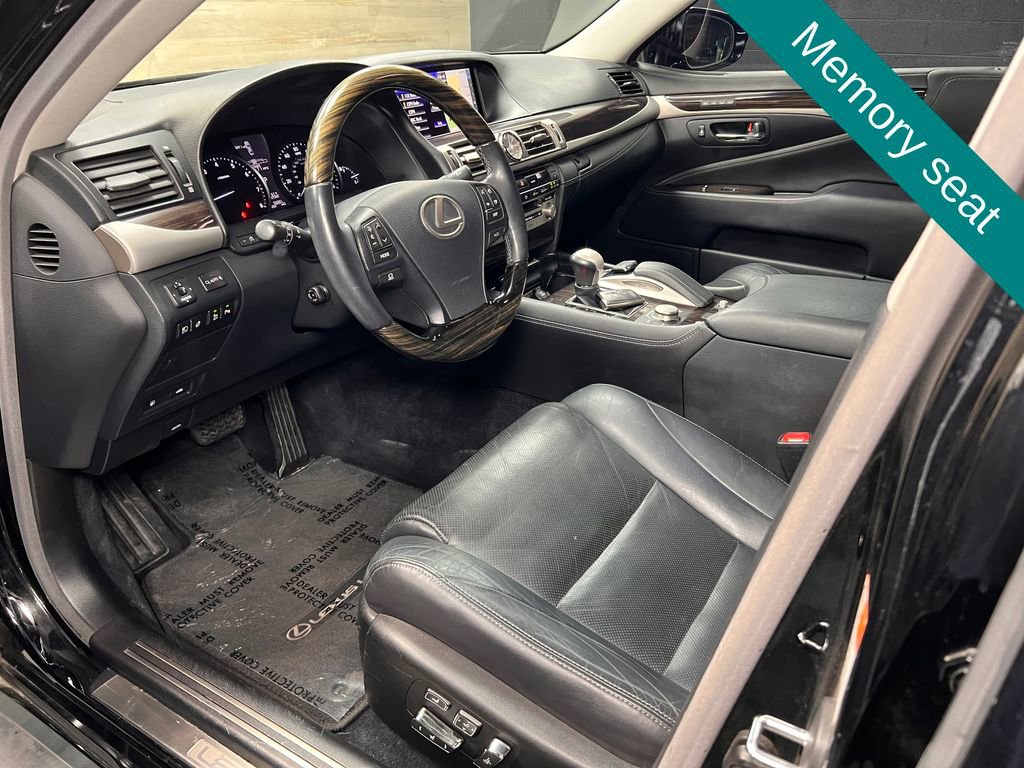 Used 2017 Lexus LS 460 w/ Comfort Package image 3