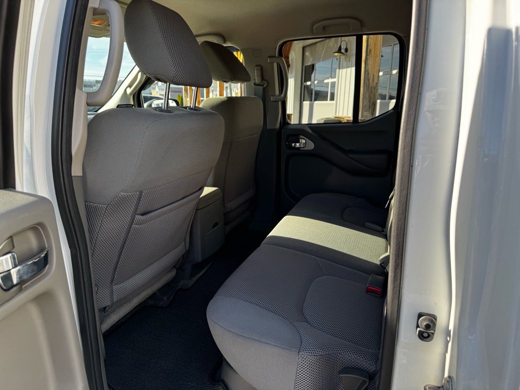 Used 2016 Nissan Frontier SV AWD/4WD image 18