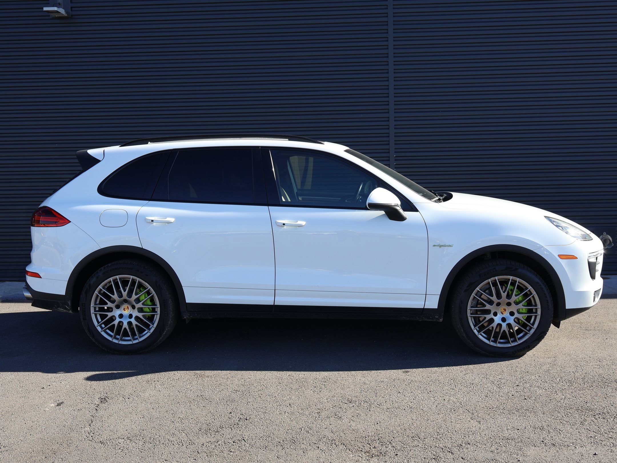 Used 2016 Porsche Cayenne S AWD/4WD image 10