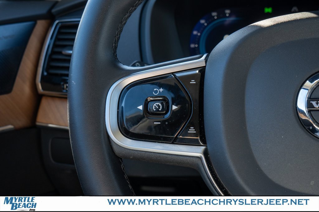 Used 2023 Volvo XC90 B6 Plus image 28
