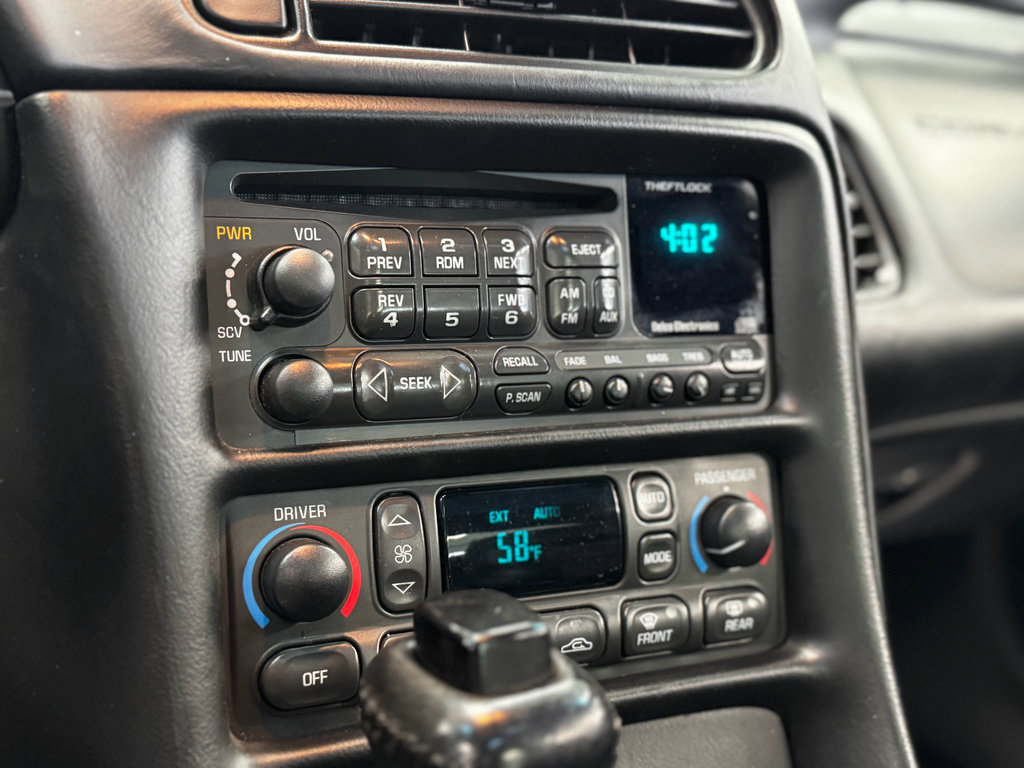 Used 2001 Chevrolet Corvette Coupe w/ Preferred Equipment Group1 image 21