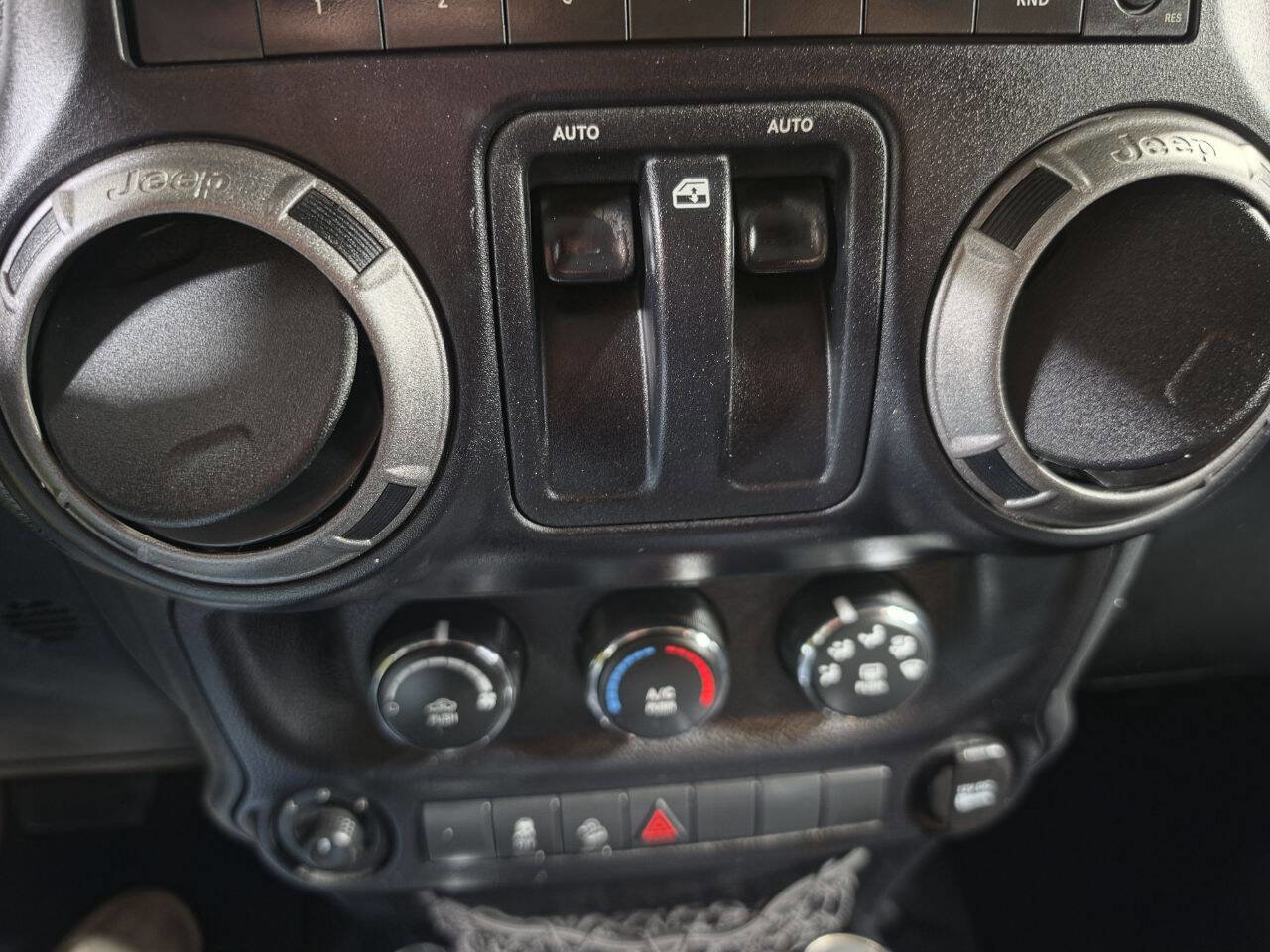 Used 2012 Jeep Wrangler Sport AWD/4WD image 28