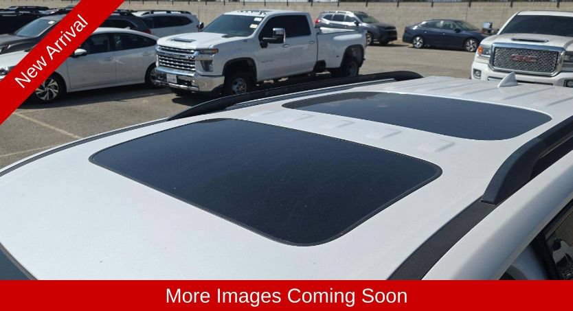 Used 2022 Chevrolet Traverse Premier w/ Redline Edition FWD image 7
