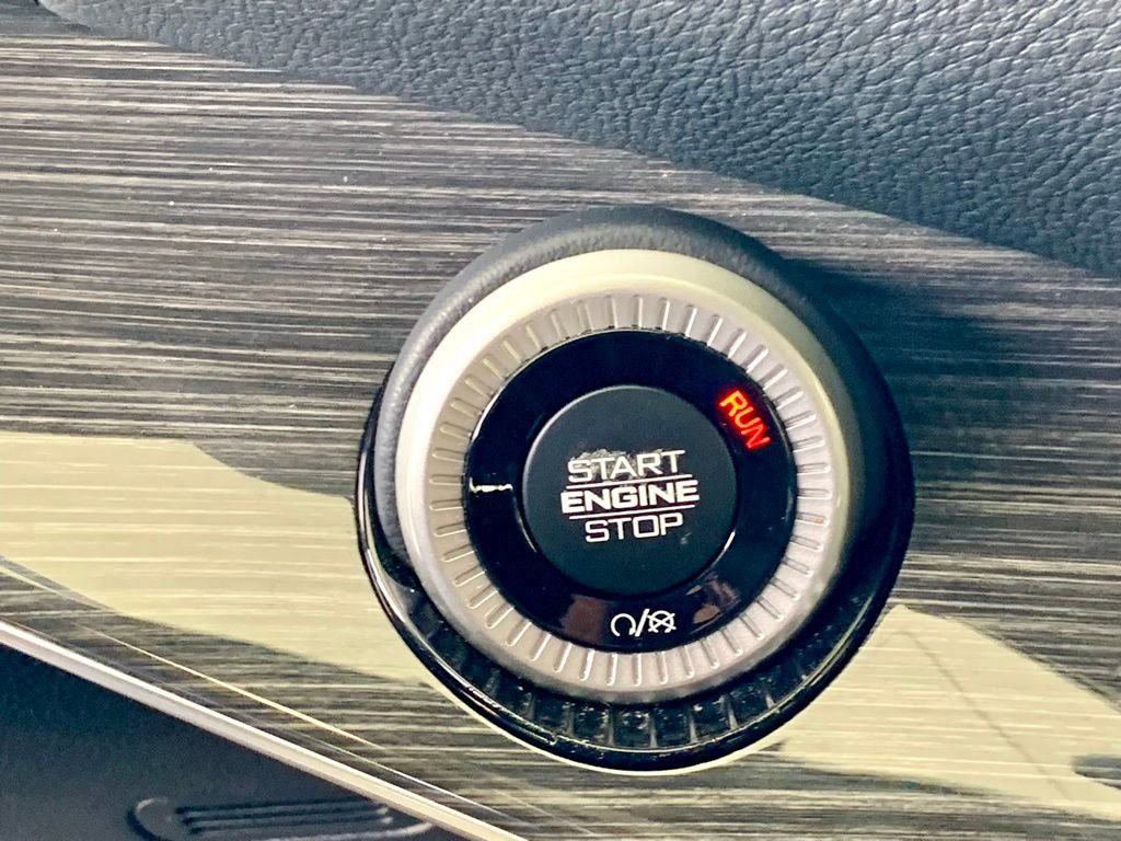 Used 2022 Jeep Wagoneer Series II AWD/4WD image 38