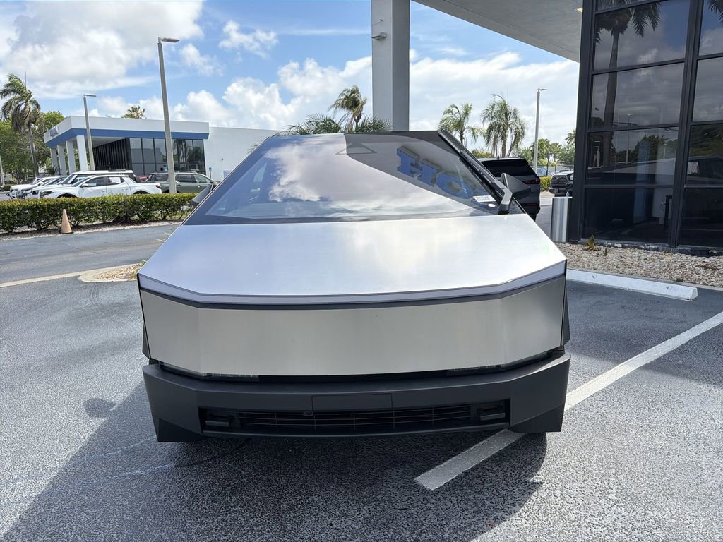 Used 2025 Tesla Cybertruck AWD Crew Cab image 3