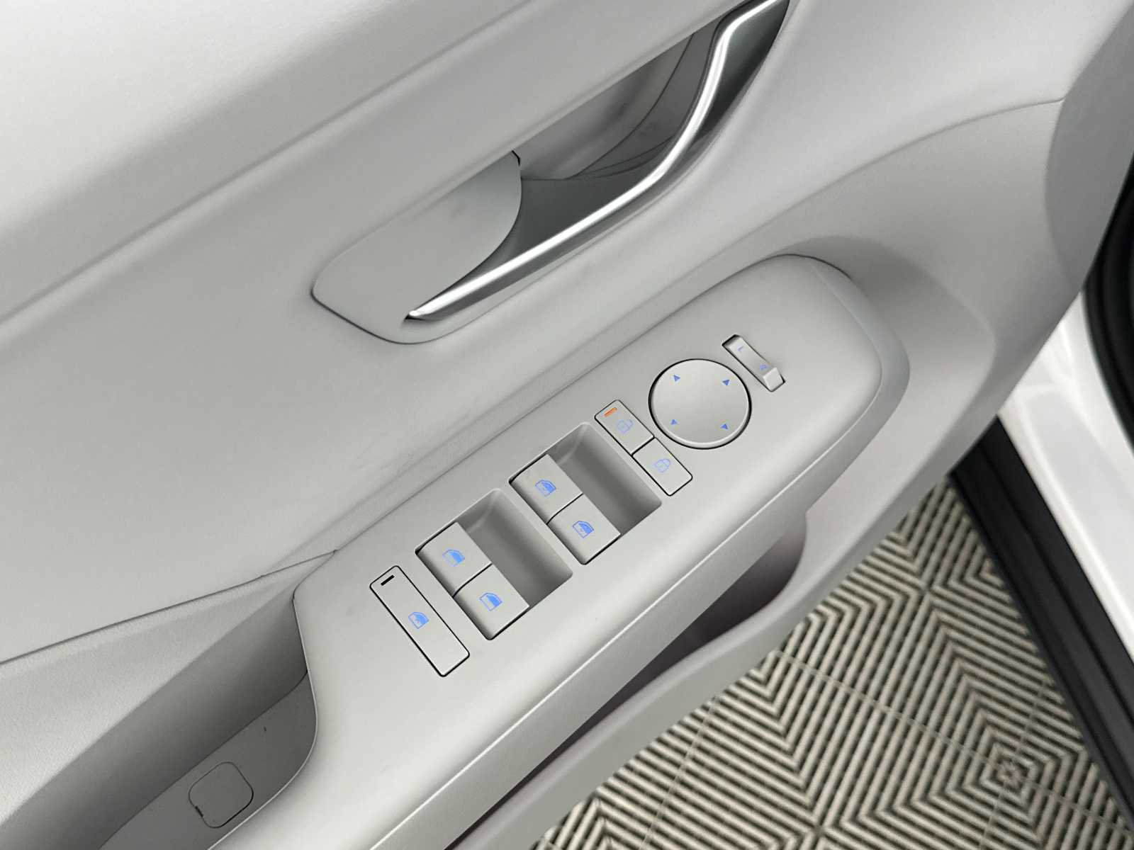 Certified 2026 Hyundai Kona SEL Premium image 17