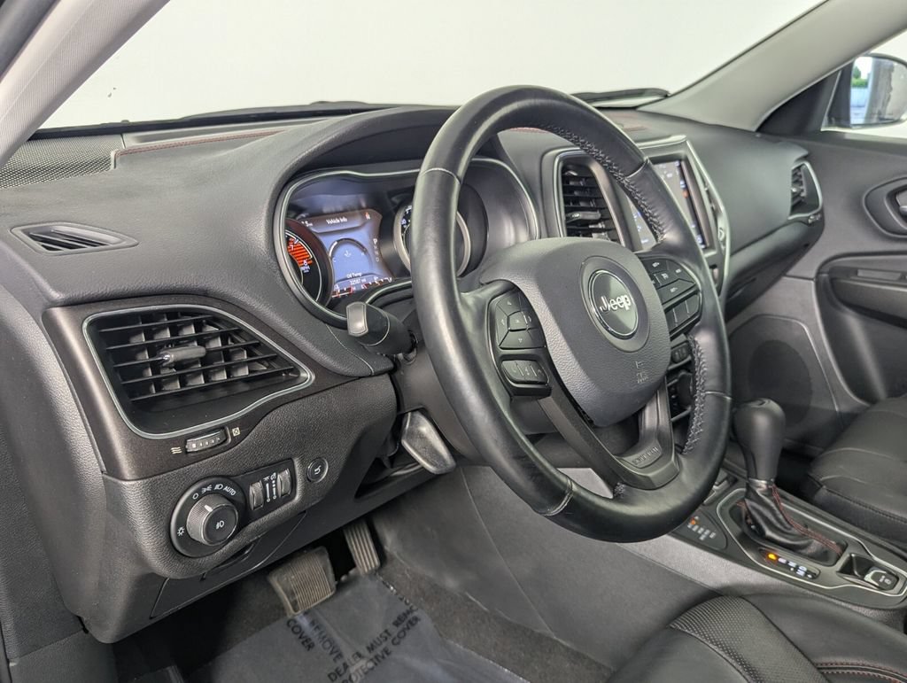 Used 2021 Jeep Cherokee Trailhawk w/ Sun, Sound & Nav Group AWD/4WD image 12