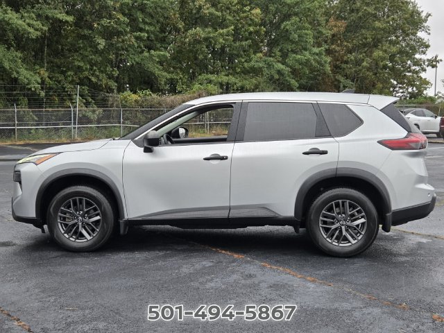 Used 2024 Nissan Rogue S FWD image 2