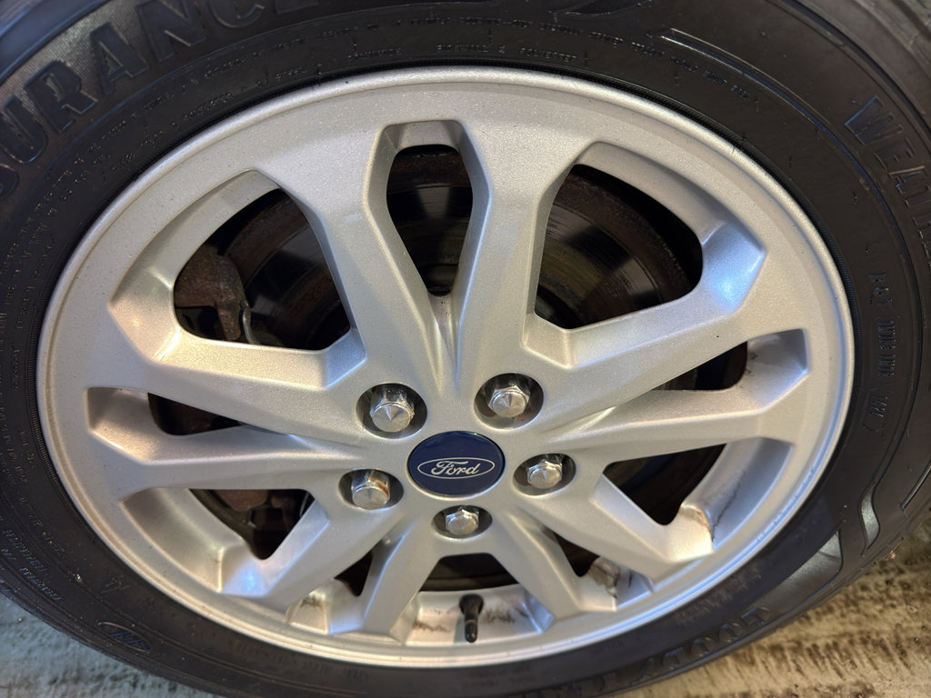 Used 2019 Ford Transit Connect XLT image 32