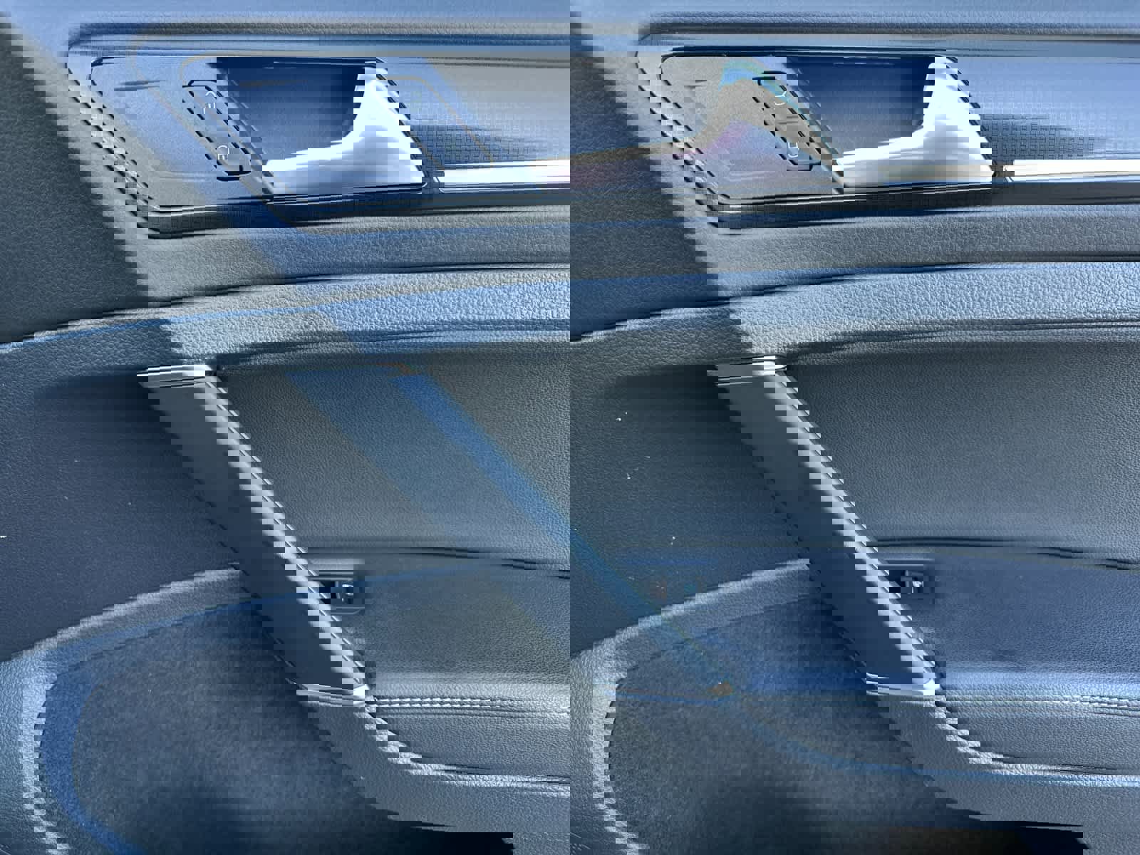 Used 2019 Volkswagen Golf R 4-Door image 18