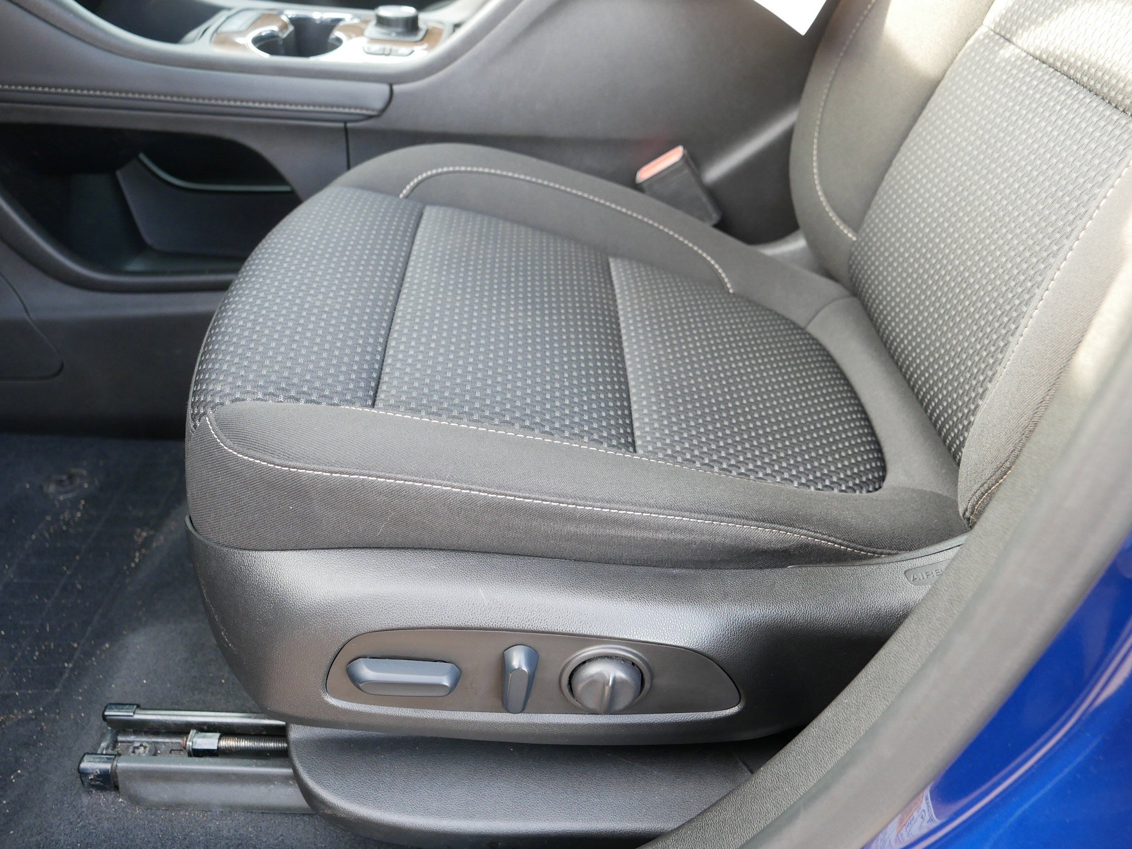 Used 2023 GMC Acadia SLE w/ Driver Convenience Package image 20