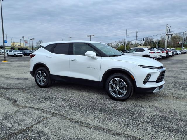 Used 2025 Chevrolet Blazer LT AWD/4WD image 8