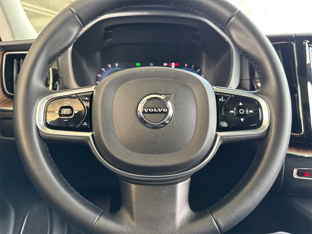 Certified 2023 Volvo XC60 B5 Ultimate w/ Climate Package image 23