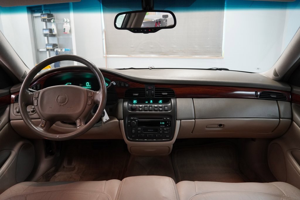 Used 2000 Cadillac De Ville w/ Comfort/Convenience Pkg image 12