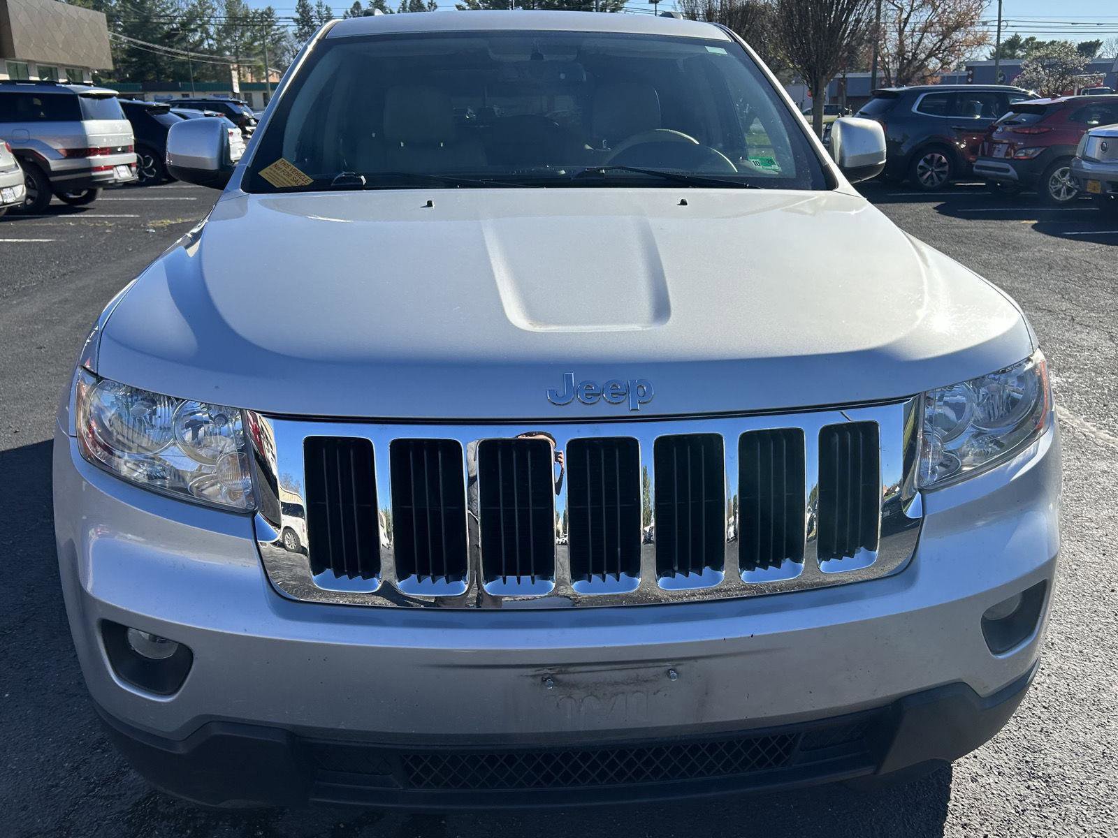 Used 2011 Jeep Grand Cherokee Laredo image 6