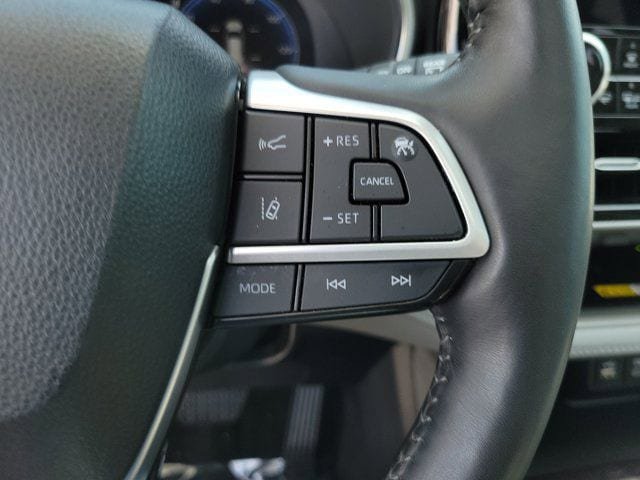 Used 2023 Toyota Highlander Platinum AWD/4WD image 22