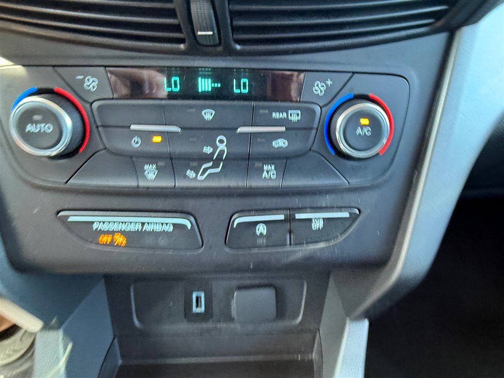 Used 2017 Ford Escape SE w/ Equipment Group 201A image 21