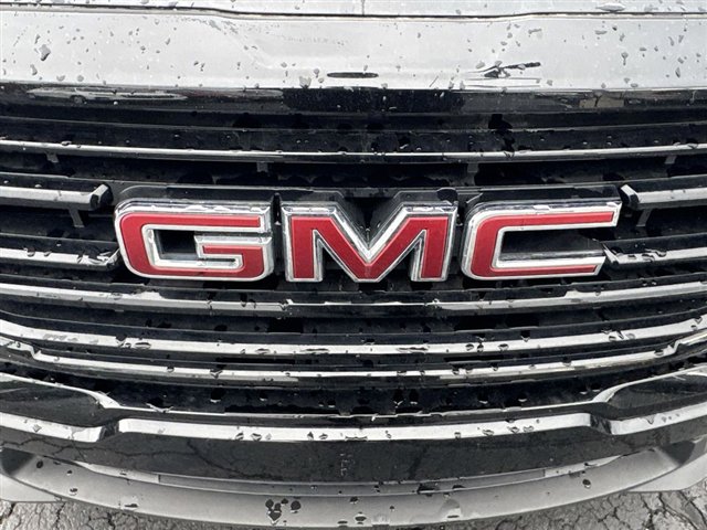 Used 2024 GMC Terrain SLE w/ Driver Convenience Package FWD image 29
