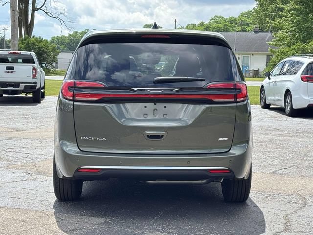 New 2027 Chrysler Pacifica Select w/ Family Tech Group AWD/4WD image 34