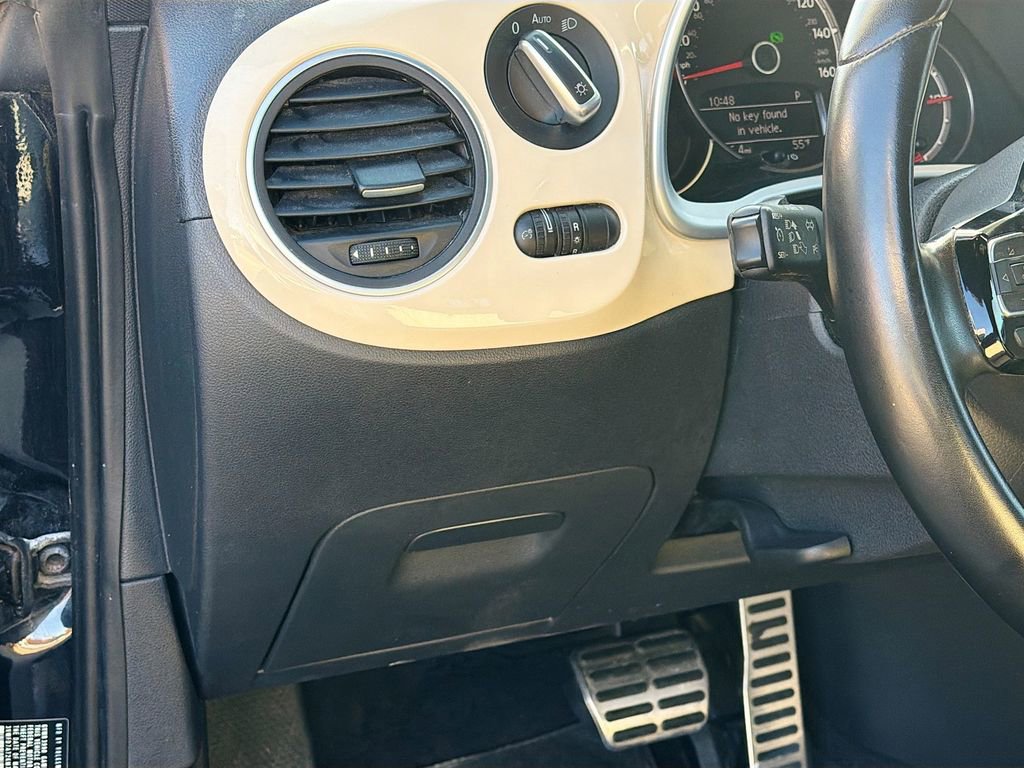 Used 2019 Volkswagen Beetle 2.0T SE image 10