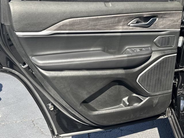 Certified 2021 Jeep Grand Cherokee L Limited w/ Luxury Tech Group II AWD/4WD image 28