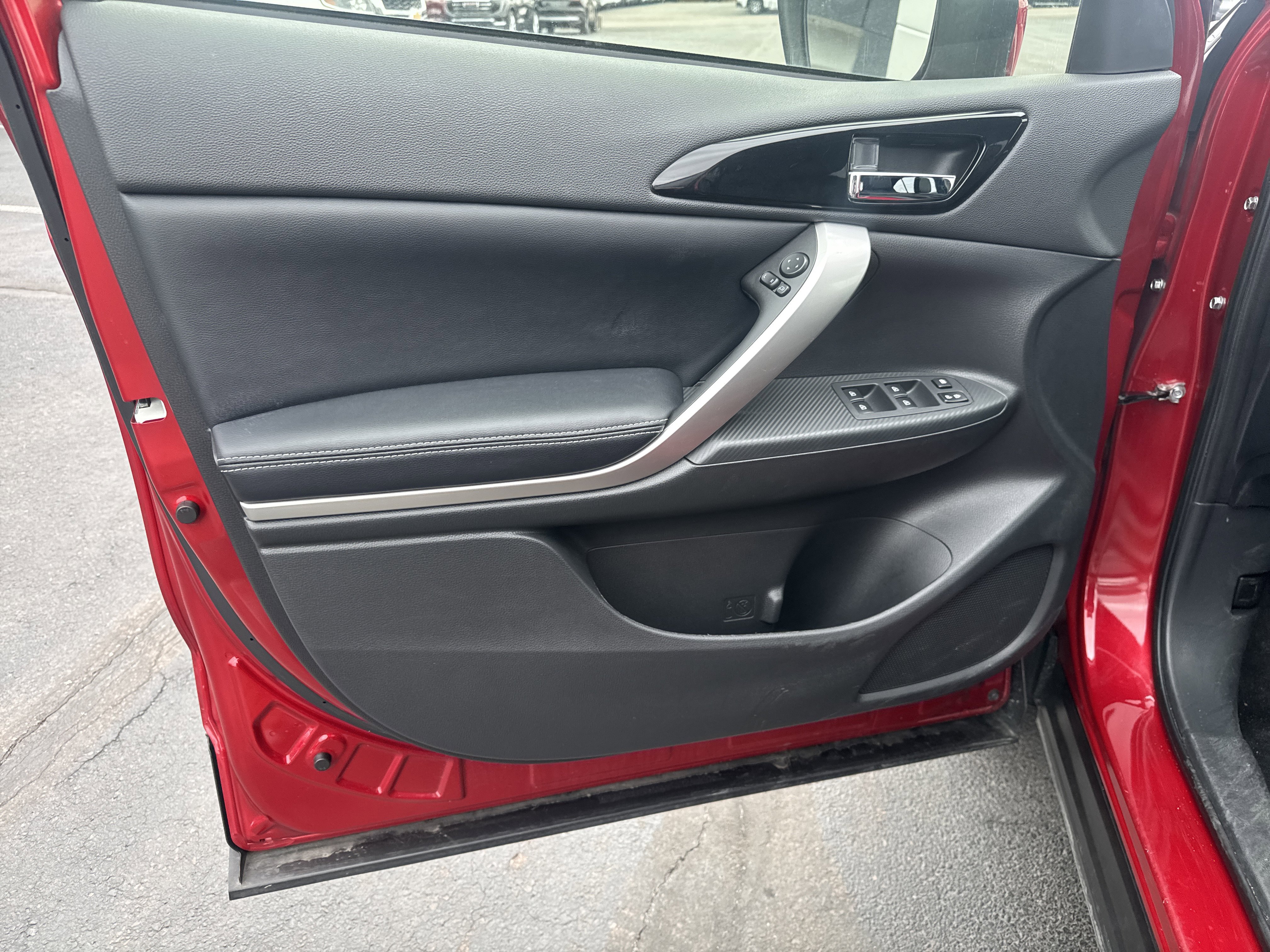 Used 2025 Mitsubishi Eclipse Cross SEL image 15