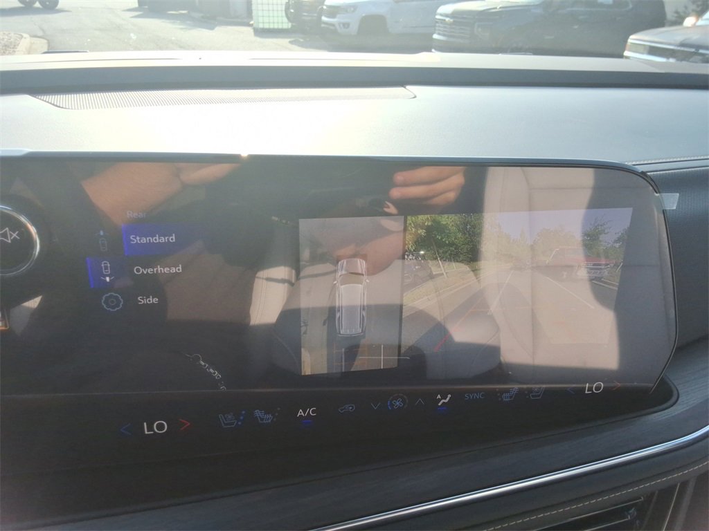 New 2026 Chevrolet Suburban Premier image 31