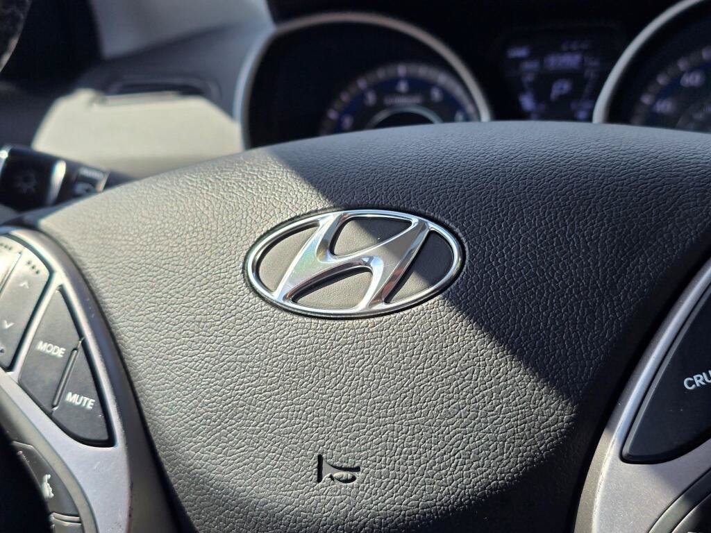 Used 2013 Hyundai Elantra Limited w/ Technology Pkg FWD image 31
