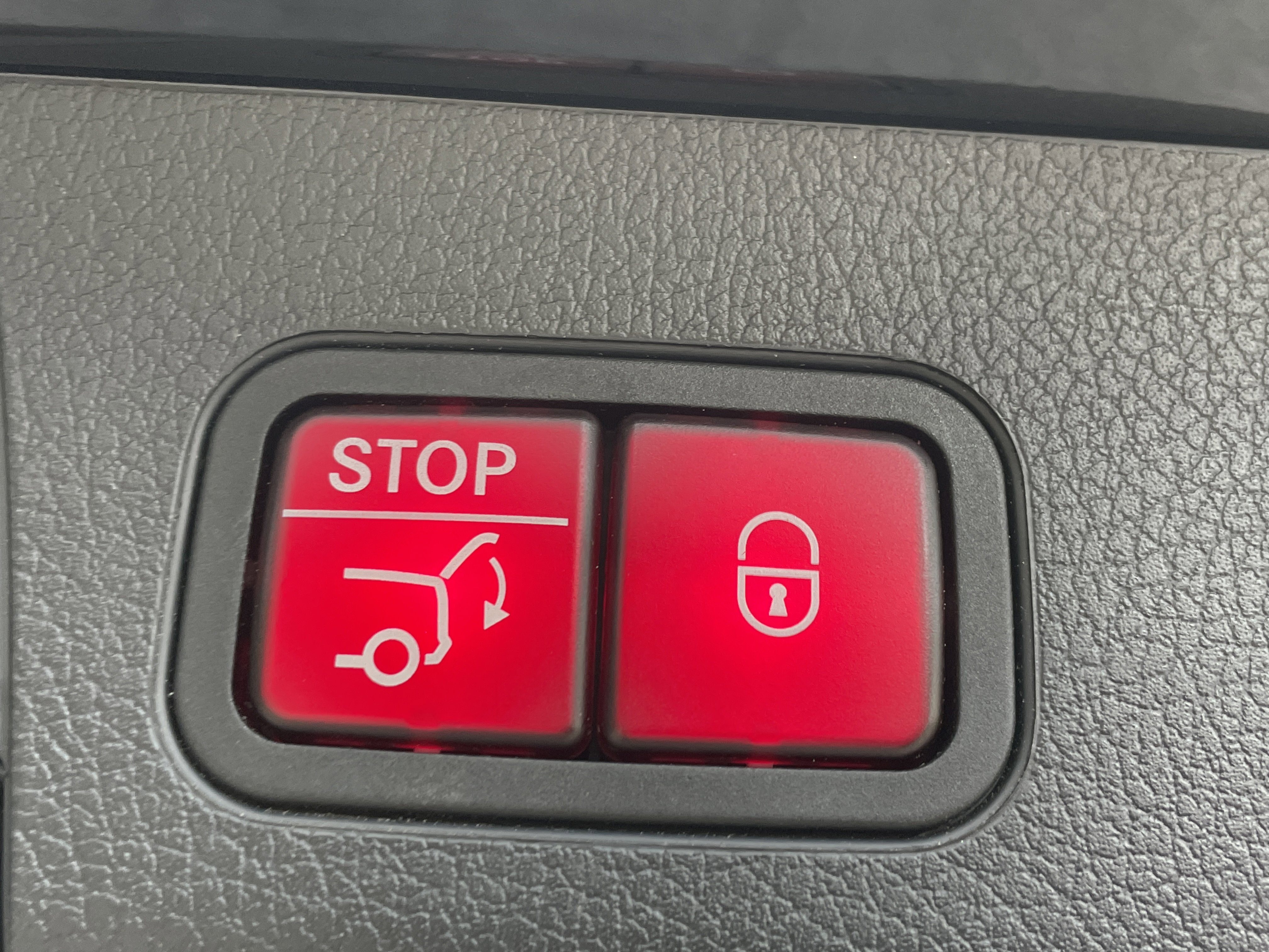 Certified 2022 Mercedes-Benz GLB 250 4MATIC image 11