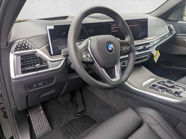 Used 2026 BMW X5 xDrive50e w/ Executive Package image 3