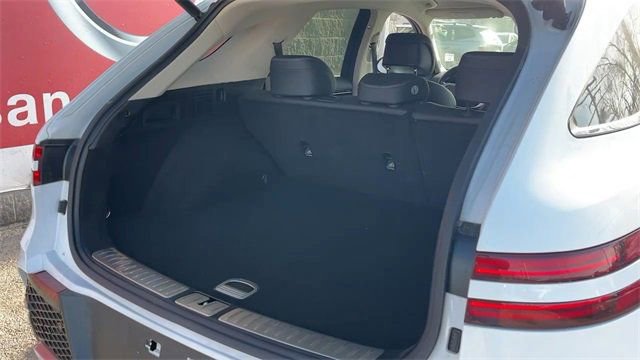 Used 2025 Genesis GV70 2.5T image 6