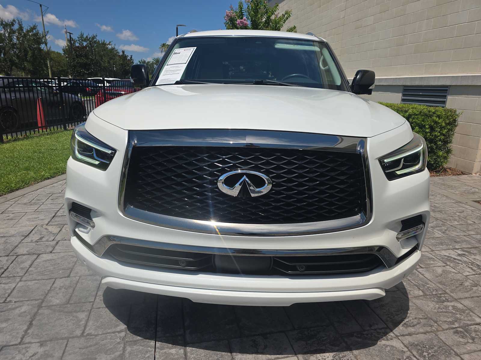 Certified 2024 INFINITI QX80 Premium Select w/ Cargo Package AWD/4WD image 2