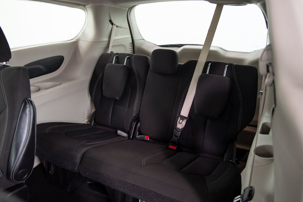 Used 2023 Chrysler Voyager LX FWD image 10