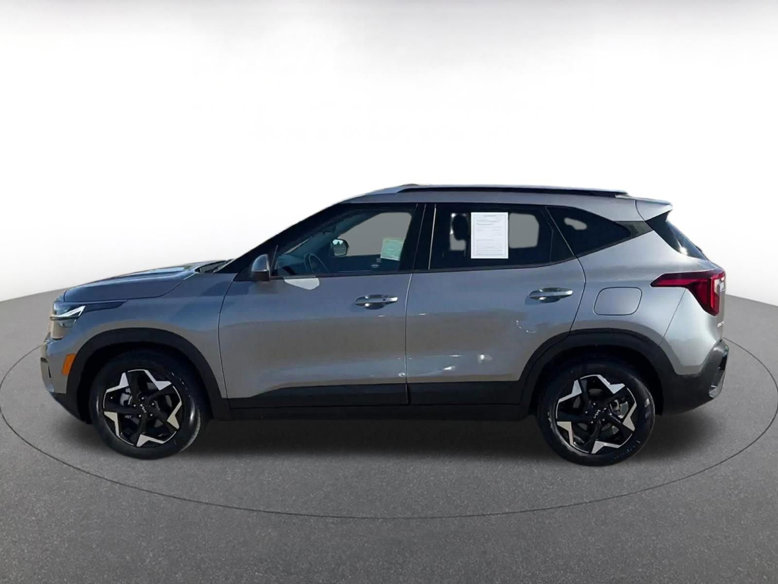 Used 2025 Kia Seltos S FWD image 9