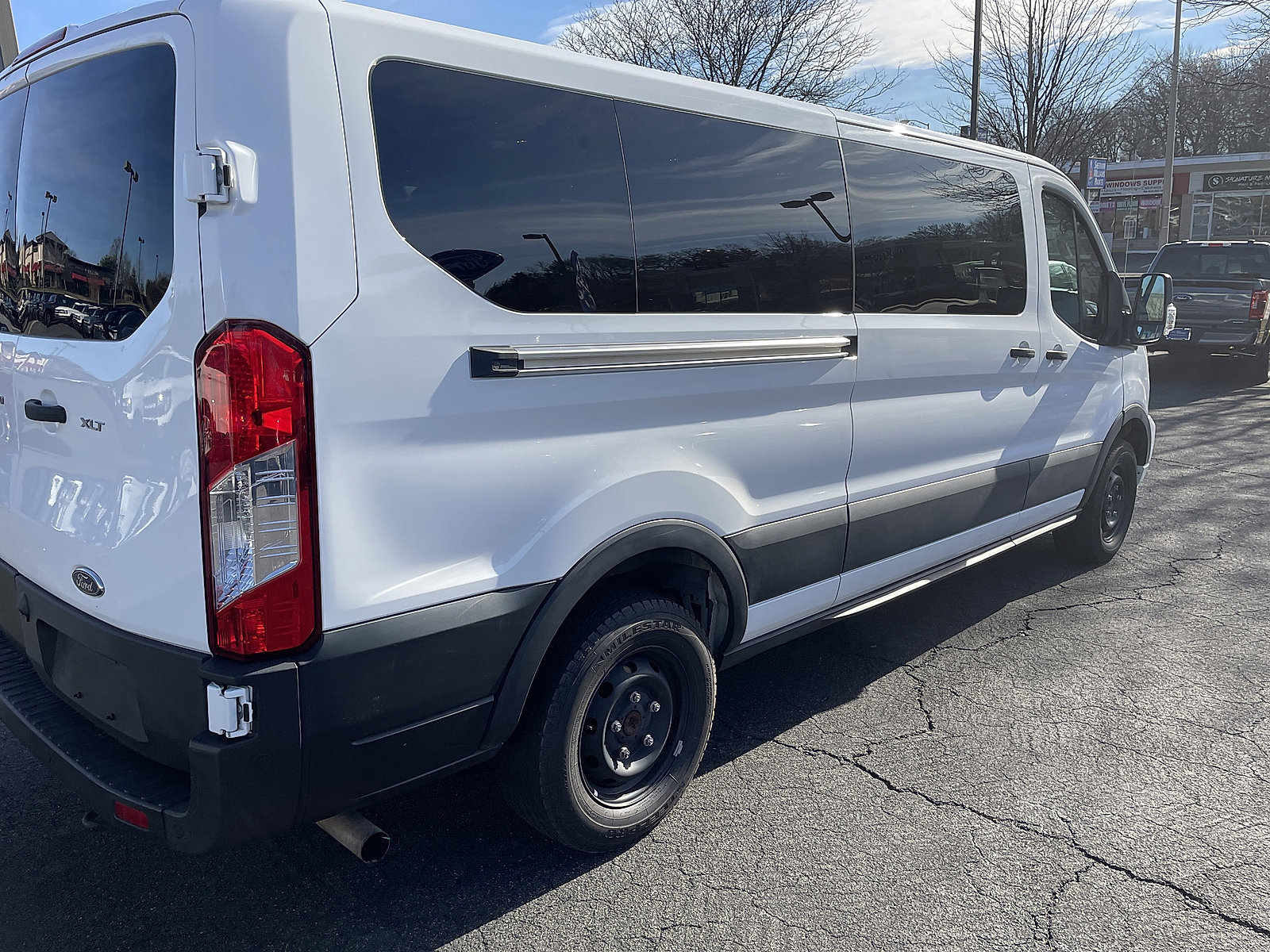 Used 2023 Ford Transit 350 XLT image 14