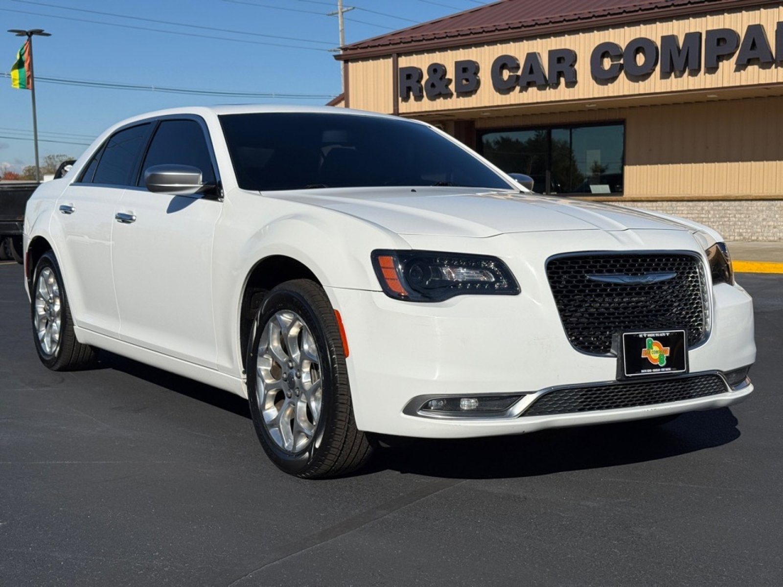 Used 2017 Chrysler 300 C Platinum image 2