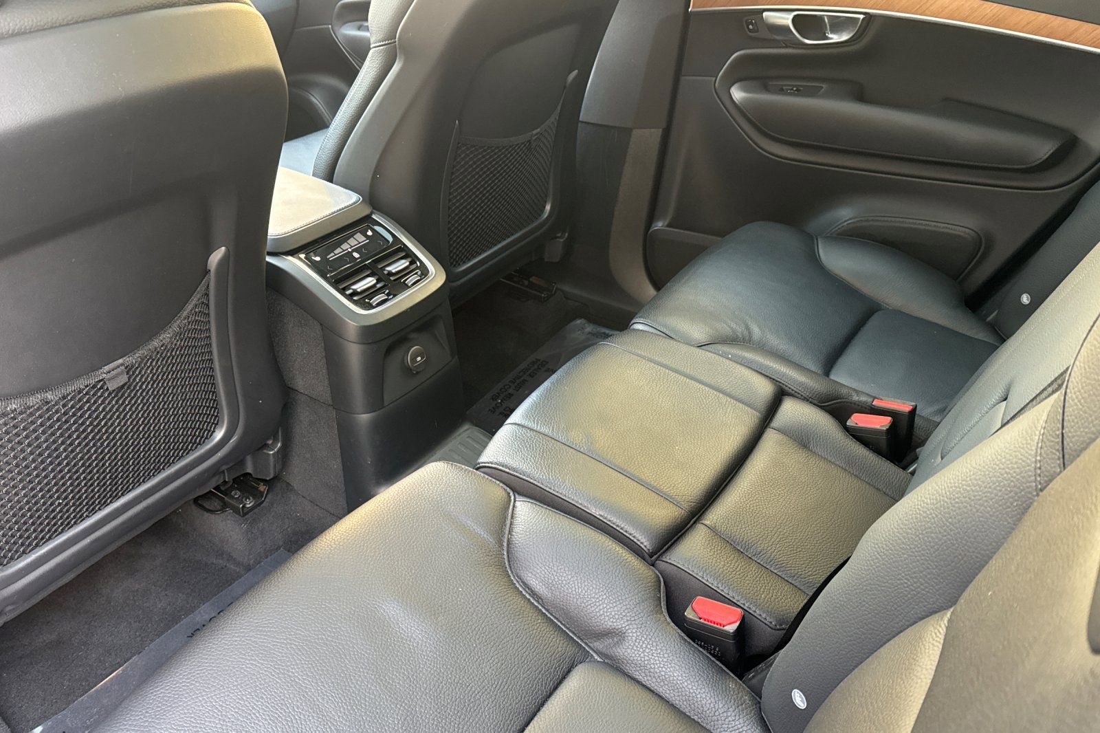 Used 2023 Volvo XC90 T8 Plus w/ Protection Package Premier image 12