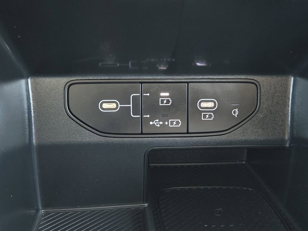 Certified 2025 Kia Sorento S image 21