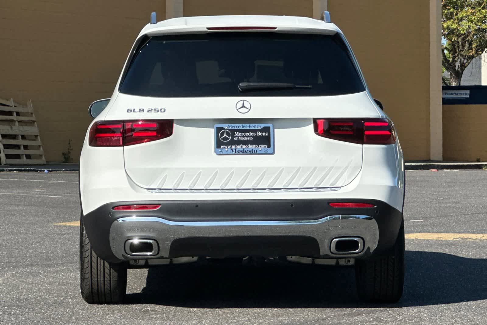 New 2026 Mercedes-Benz GLB 250 image 4