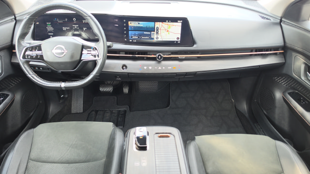 Used 2023 Nissan Ariya AWD image 7