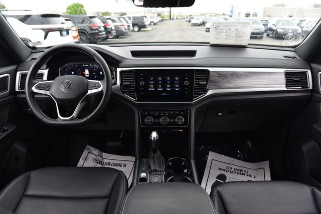 Used 2023 Volkswagen Atlas Cross Sport SE w/ Panoramic Sunroof Package image 7