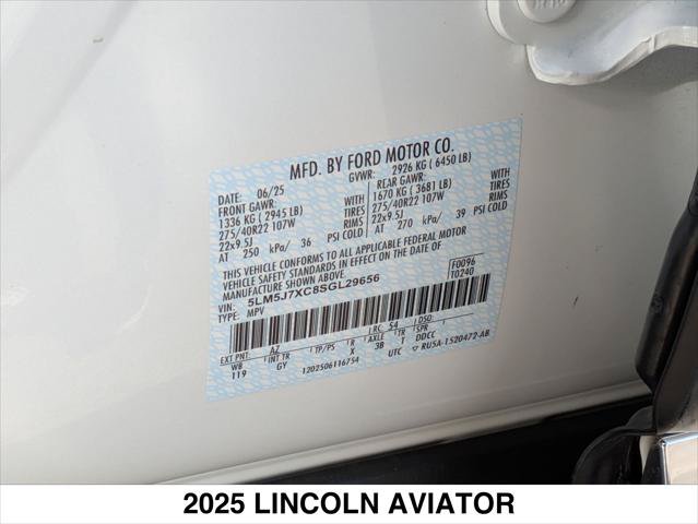 Used 2025 Lincoln Aviator Reserve w/ Equipment Group 201A AWD/4WD image 27