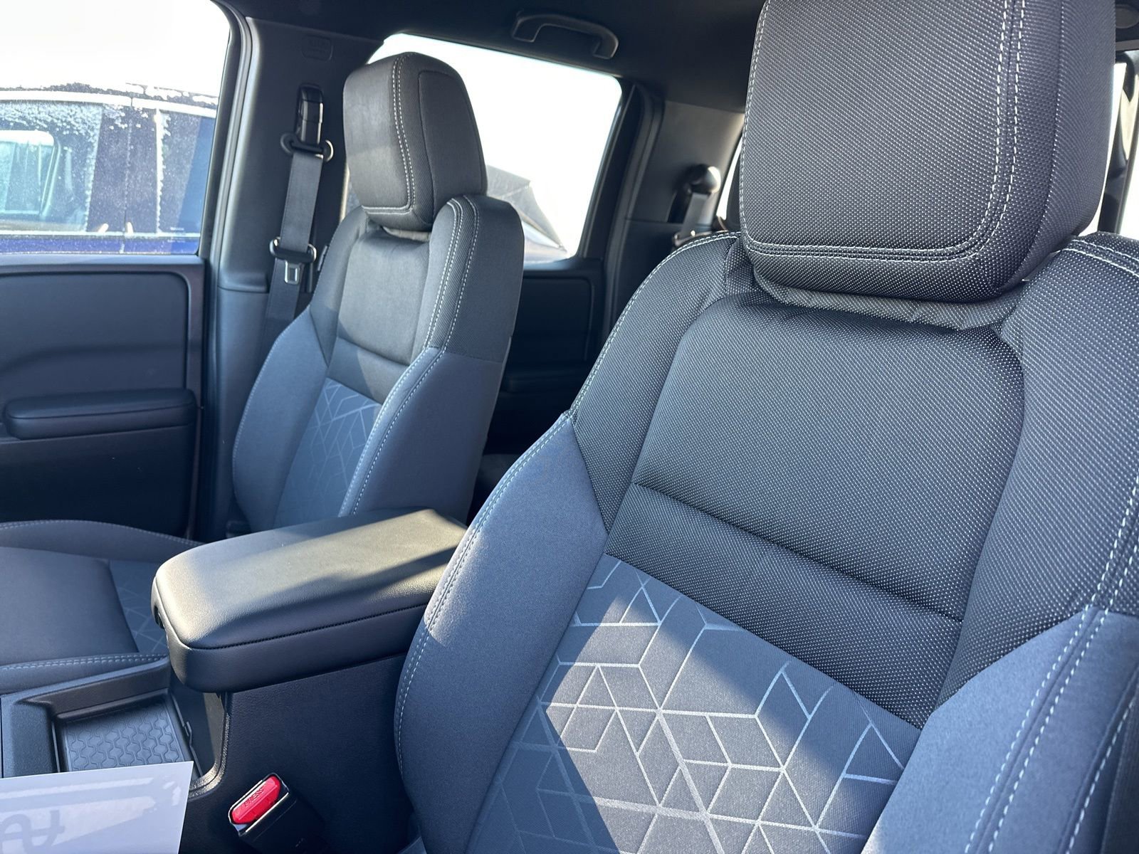 Used 2026 Nissan Frontier SV w/ All-Weather Content Package AWD/4WD image 13