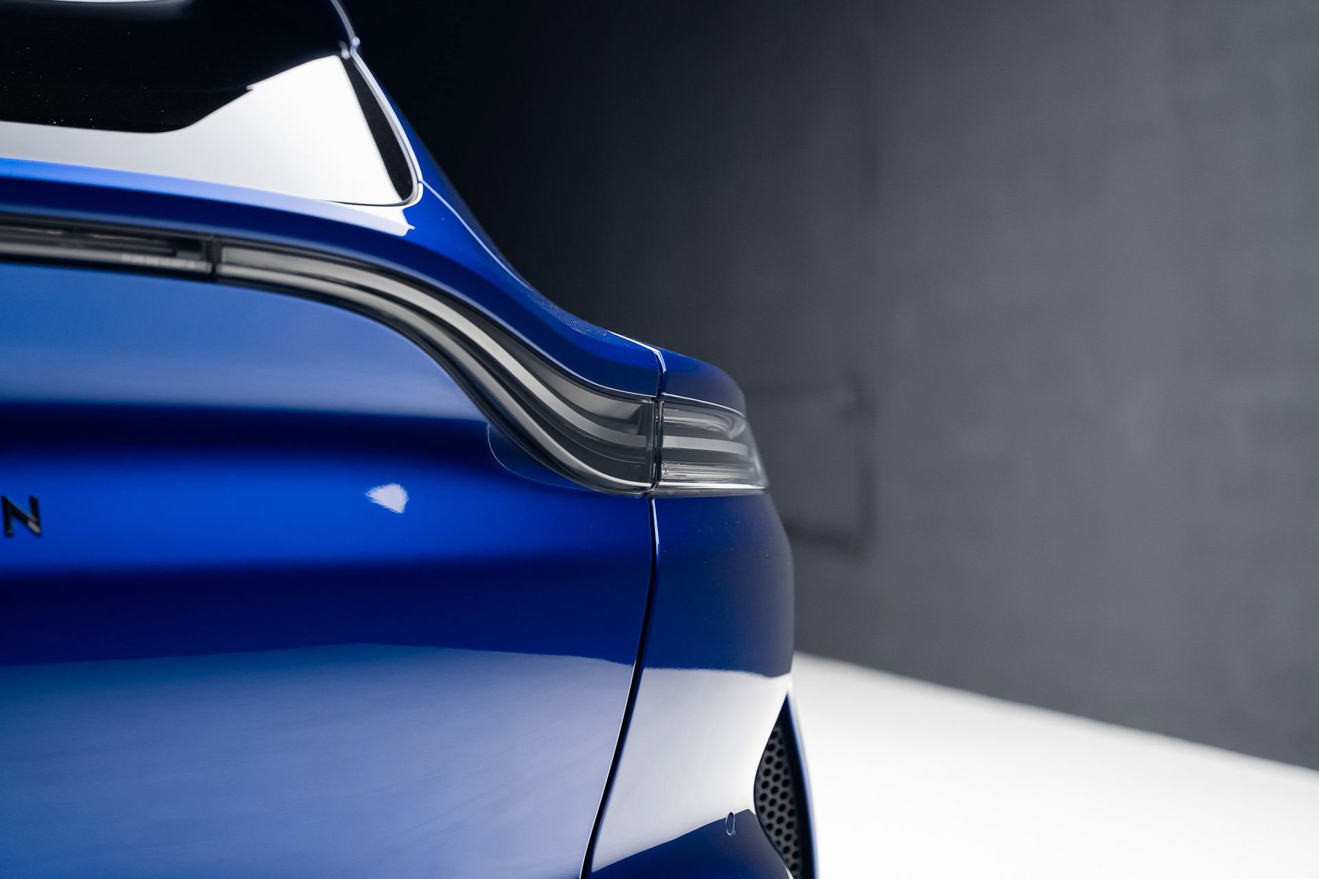 Used 2023 Aston Martin DBX 707 AWD/4WD image 30